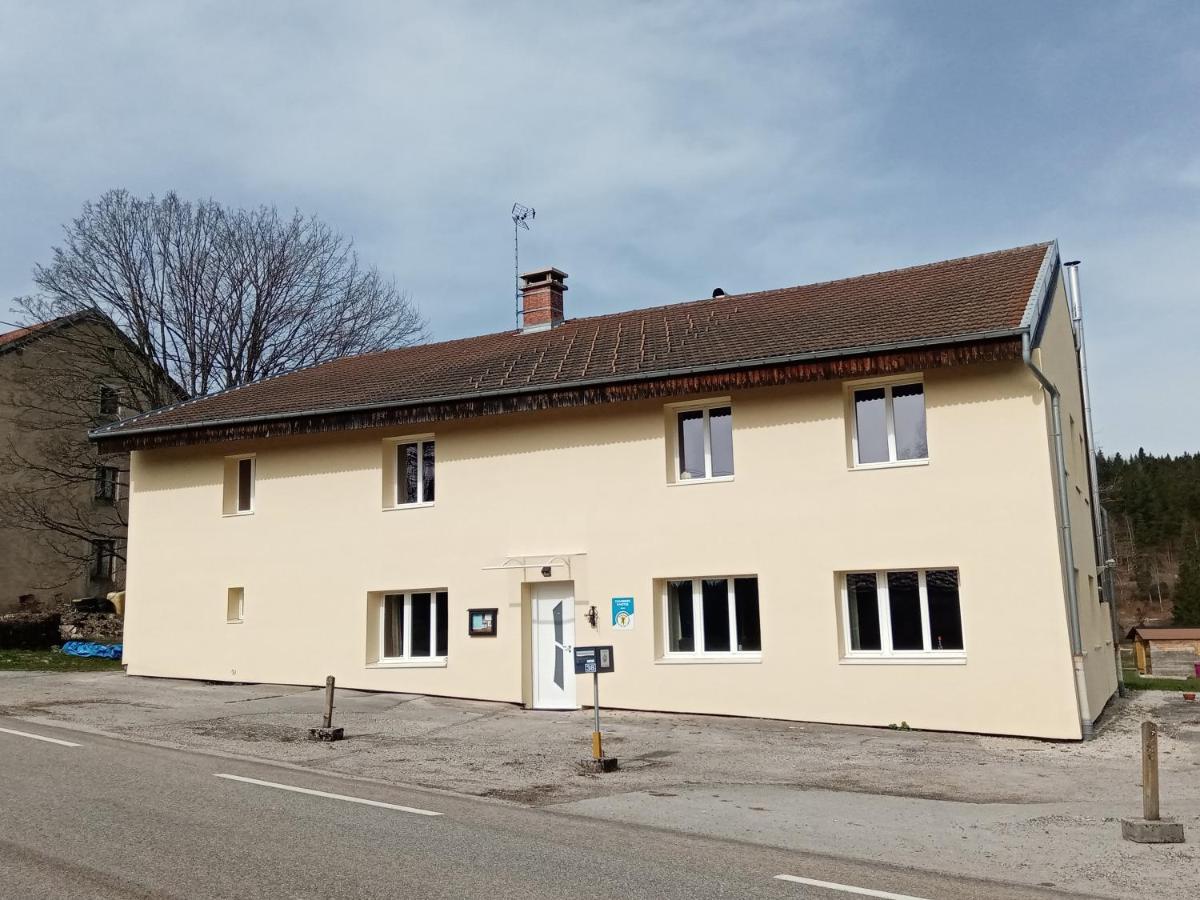 Les P'Tites Pistes Bed & Breakfast Chaux-des-Pres Bagian luar foto
