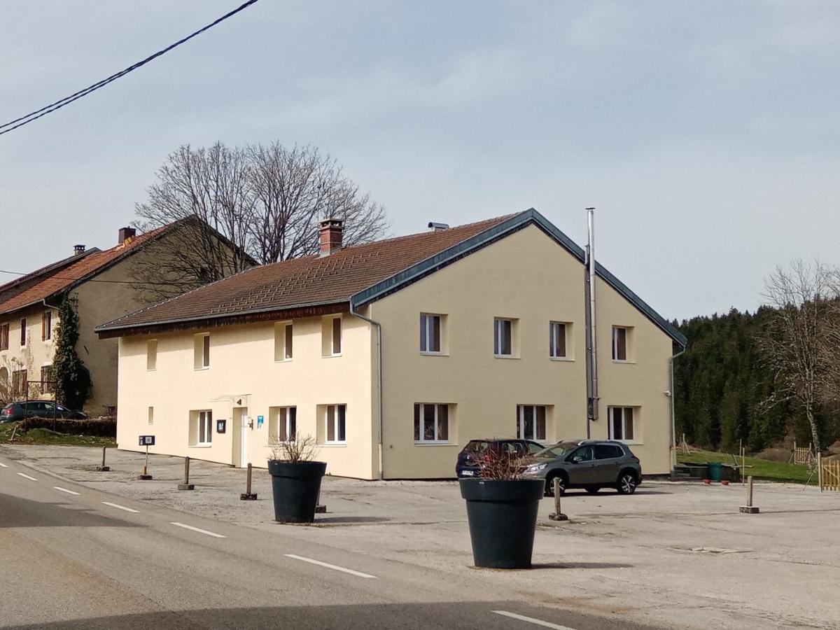 Les P'Tites Pistes Bed & Breakfast Chaux-des-Pres Bagian luar foto